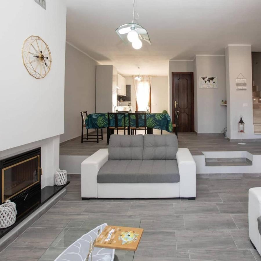 Вилла Sweethouse Pula Porto Columbu - Perd'E Sali Экстерьер фото